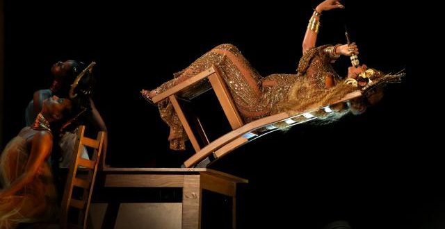 Beyonce donne des sueurs froides à ses fans lors des Grammy Awards (vidéo) Beyonce donne des sueurs froides à ses fans lors des Grammy Awards (vidéo)
