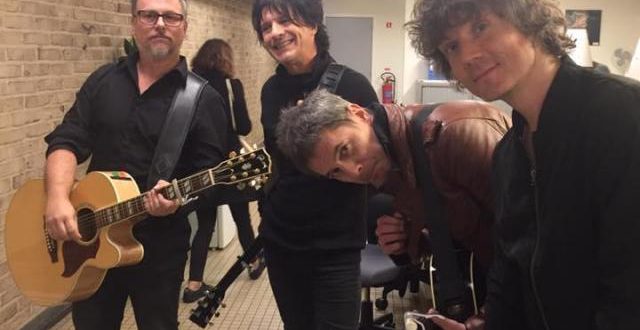 Indochine a donné un mini-concert dans les couloirs de la gare de Bruxelles-Midi (Photos et vidéos) Indochine a donné un mini-concert dans les couloirs de la gare de Bruxelles-Midi (Photos et vidéos)