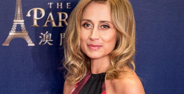 Lara Fabian sort son 13e album, enfin sans se camoufler Lara Fabian sort son 13e album, enfin sans se camoufler