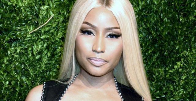 Nicki Minaj topless et très hot en une du magazine Paper: découvrez la photo qui veut casser Internet! (photo) Nicki Minaj topless et très hot en une du magazine Paper: découvrez la photo qui veut casser Internet! (photo)
