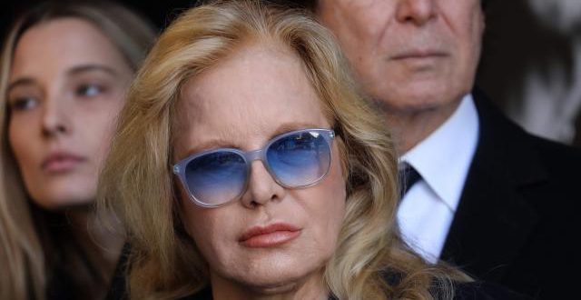 Sylvie Vartan «triste» que Johnny Hallyday soit enterré à Saint-Barthélémy Sylvie Vartan «triste» que Johnny Hallyday soit enterré à Saint-Barthélémy